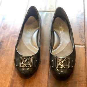 Kenneth Cole Navy Blue Leather Flats